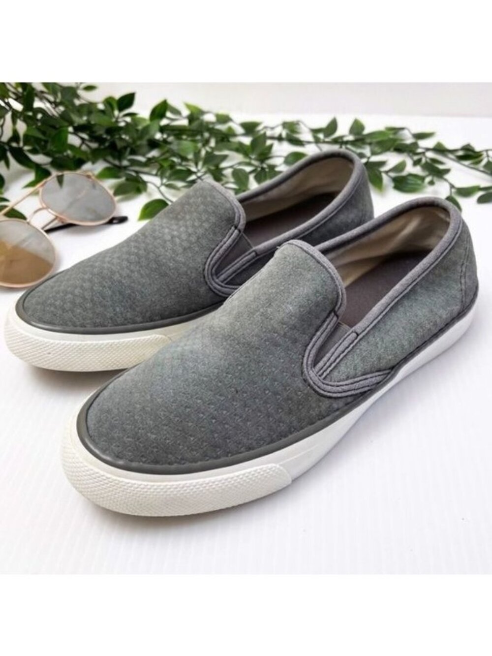 Sperry Seaside Embossed suede slip-on Sneaker Gray size 7